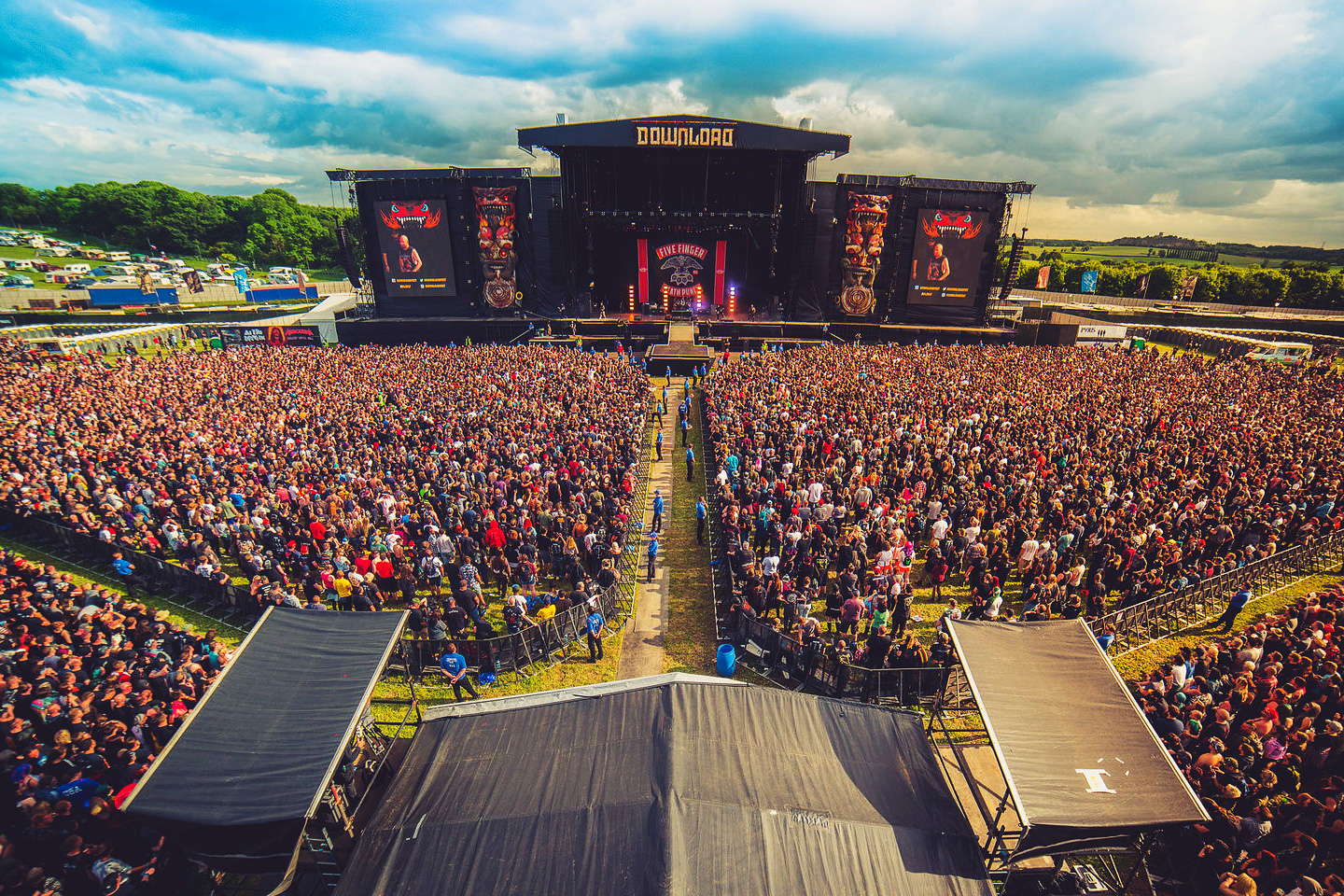 Volunteer at the 2018 Download Festival with Hotbox Events